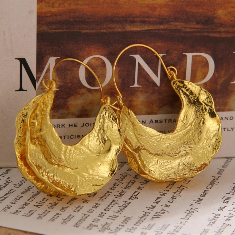 Gold Artistic Drop Earrings ✨ - Picture 2 of 2